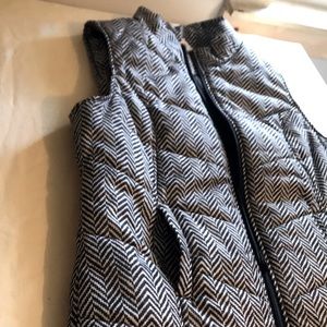 Vest Black chevron print
